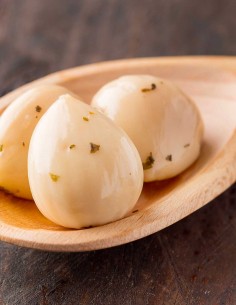 Marinated Premium White Garlic 2