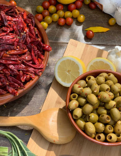 Cayenne Pepper Blend Pitted... 2