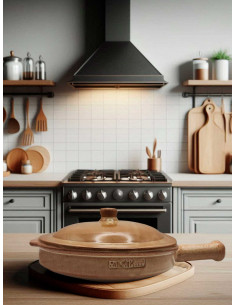 Stoneware Skillet with Lid